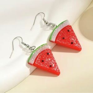 women’s/girls pierced earrings